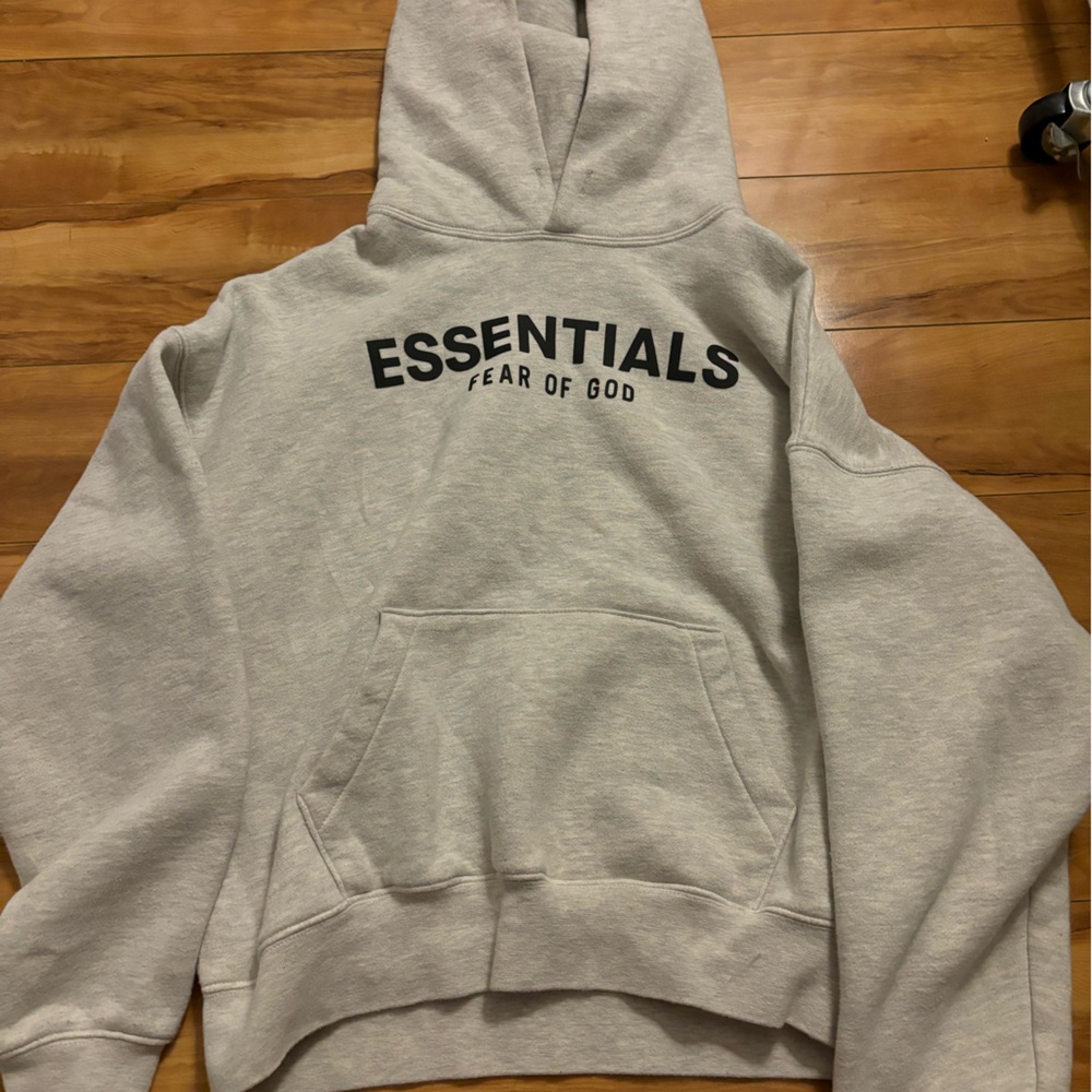 “Essentials fear of god” sweatshirt